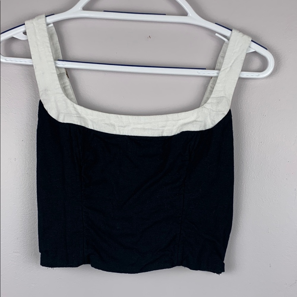 Abercrombie & Fitch Black and White Fitted Crop Tank Top size small